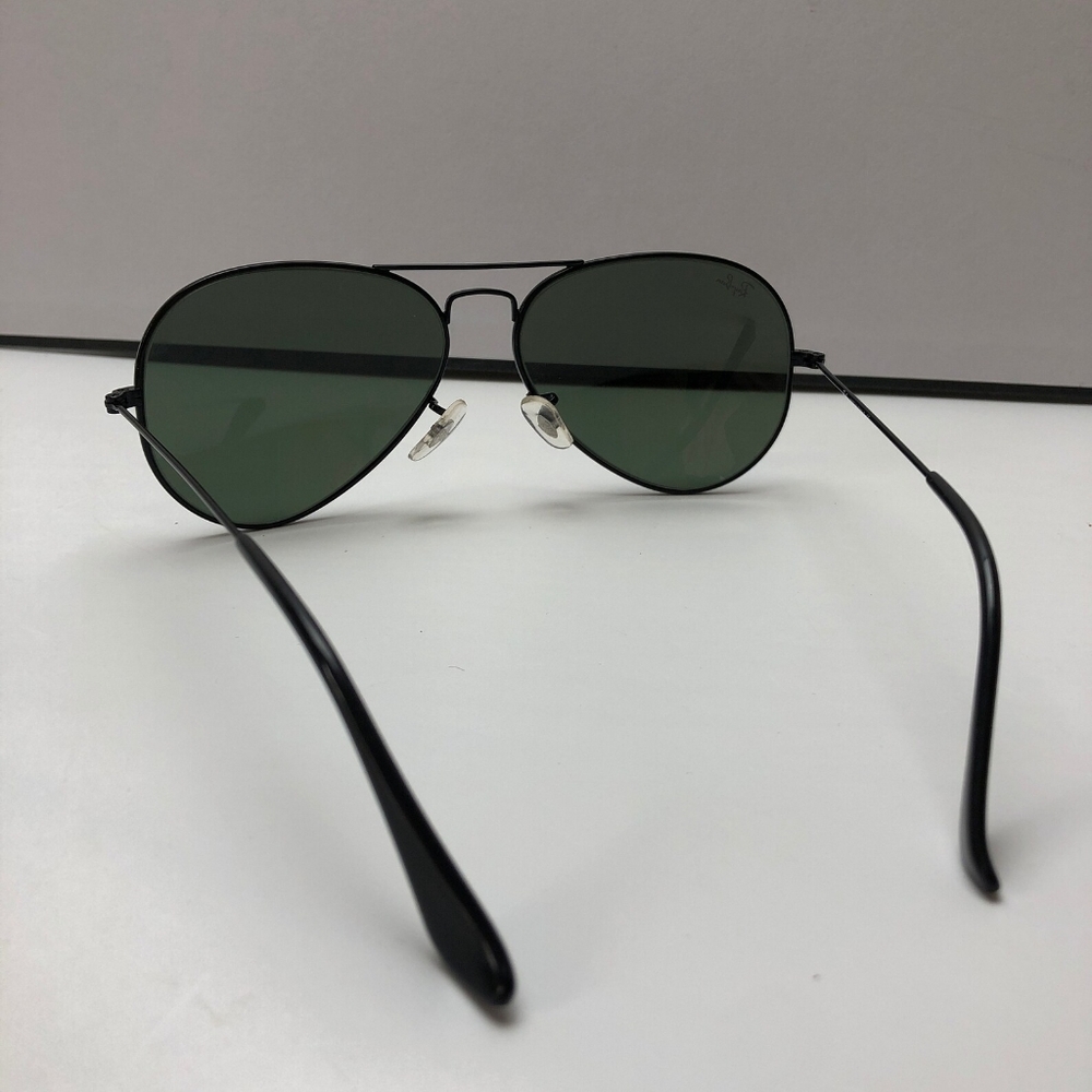 LIKE NEW RayBan Aviator Classic RB3025 Black Ray ban Sunglasses - Picture 6 of 12